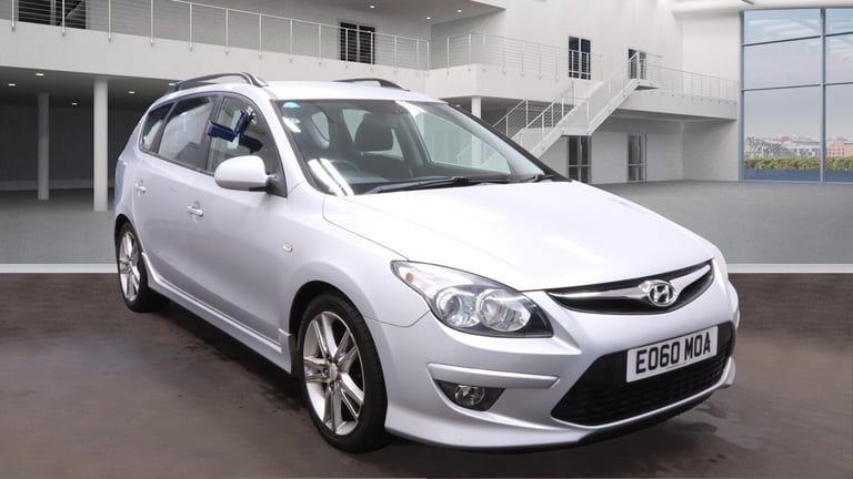 2010 60 HYUNDAI I30 1.6 CRDI PREMIUM ESTATE MANUAL SMART FAMILY CAR 
