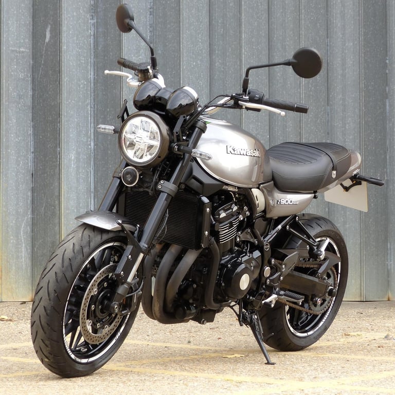 2021 KAWASAKI Z900 RS, A GLORIOUS EXAMPLE OF SUPERB MOTORCYCLE.