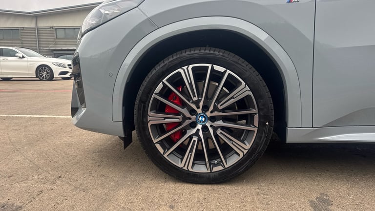2025 BMW iX2 150kW eDrive20 Shadow Edition 65kWh 5dr Auto Electric Hatchback Hatchback Electric A...