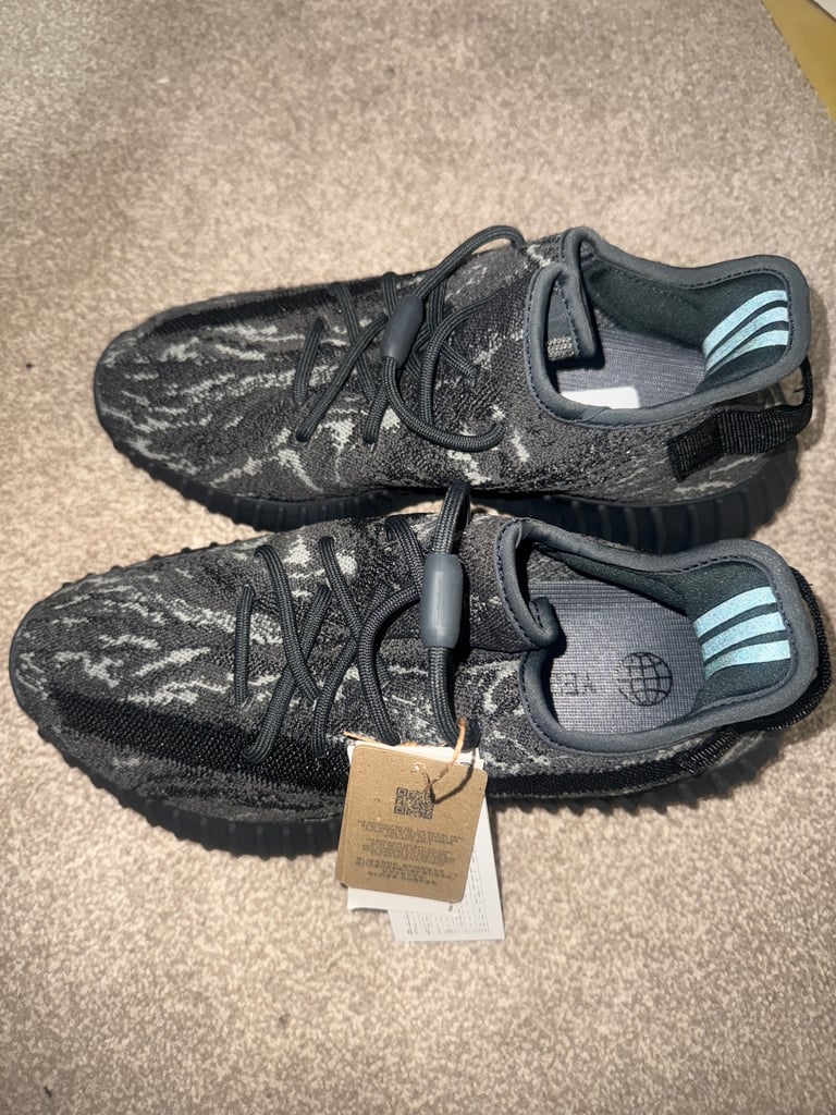 image for Yeezy 350 V2 Boost Dark Salt