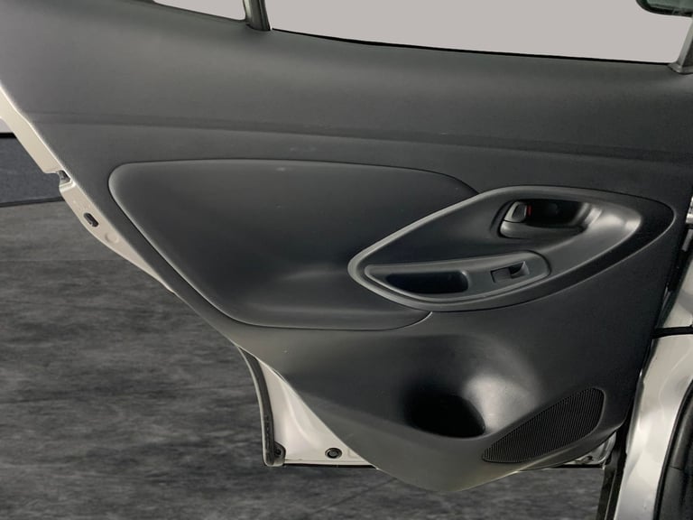 2022 Toyota Yaris Cross 1.5 VVT-h Dynamic SUV 5dr Petrol Hybrid E-CVT AWD Euro 6 (s/s) (116 ps) -...