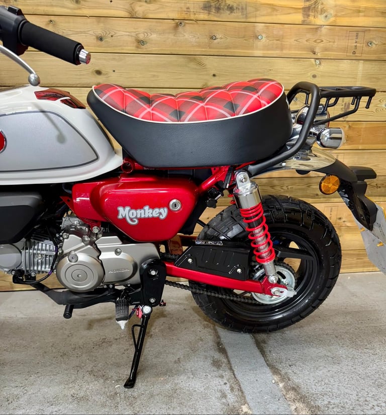Honda Z 125 Monkey Bike / 2023 model / JUST 326 MILES!