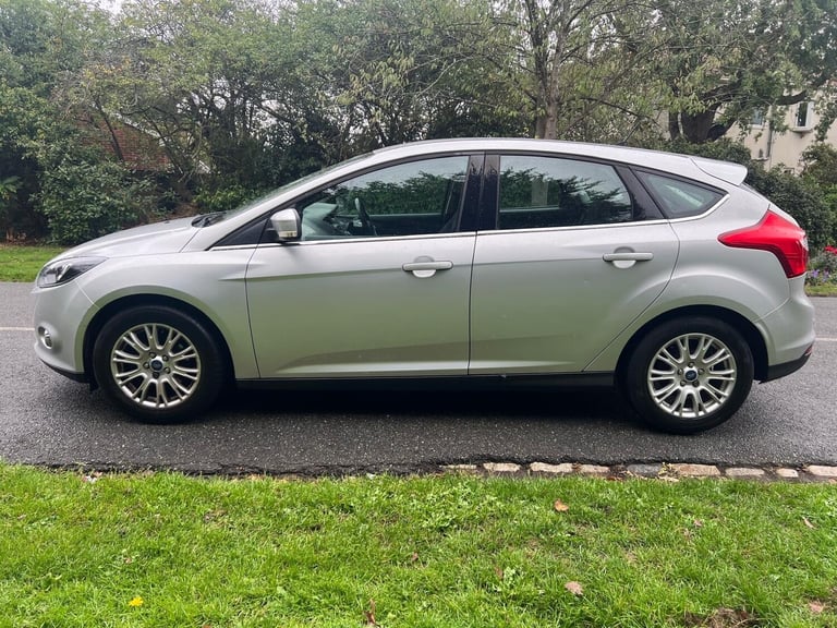 2011 Ford Focus 1.6 125 Titanium 5dr, ULEZ HPI, 2 Owner HATCHBACK Petrol Manual