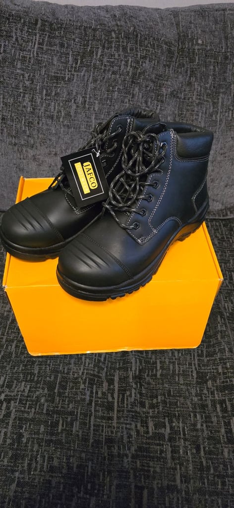 image for Brand new Safety boots