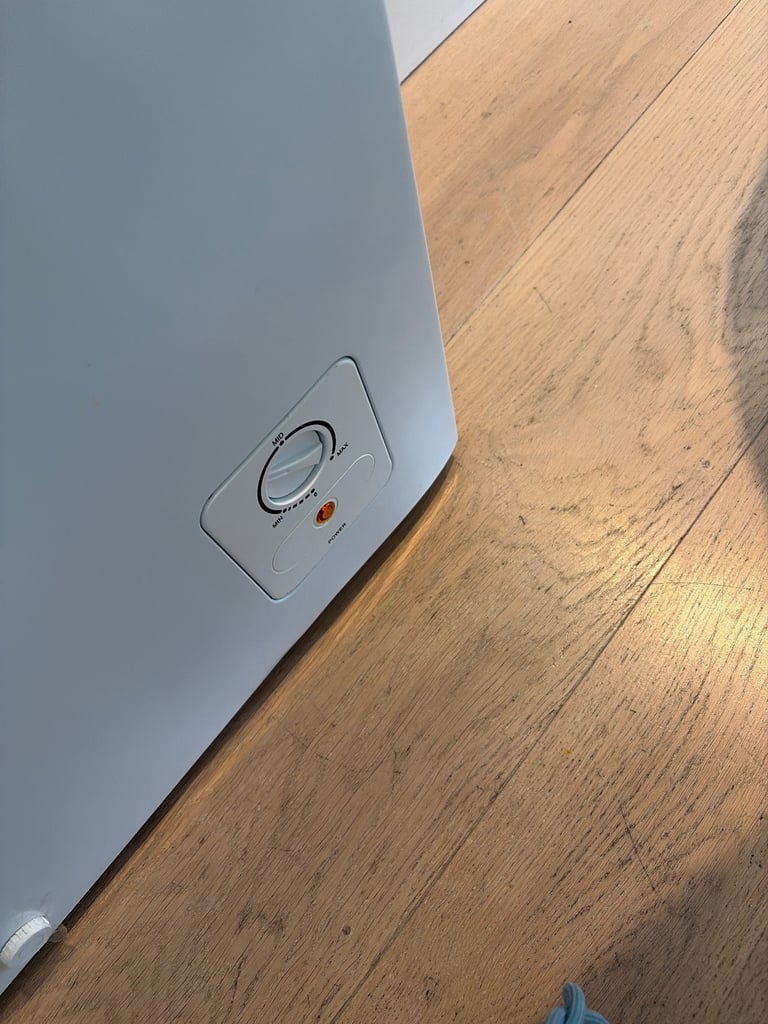 Freestanding freezer