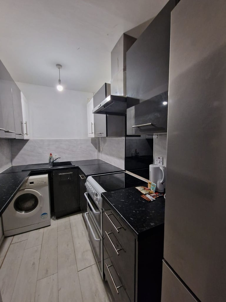 Room to let rent single ensuite luton town cheap lu1 universal dss credit benefits