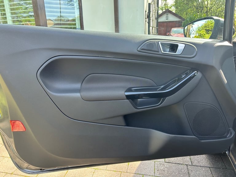 2015 Ford Fiesta 1.0 EcoBoost Zetec 3dr HATCHBACK Petrol Manual