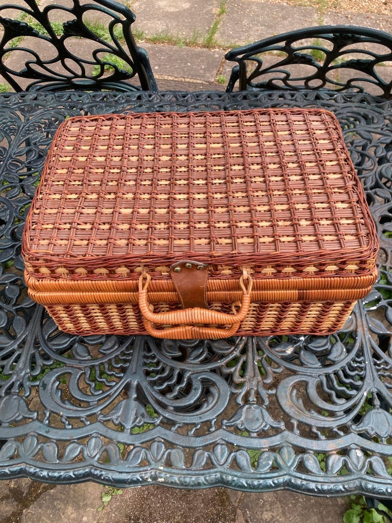 Unused 4 piece picnic set in wicker basket  - 'Reasonable' offer accepted 