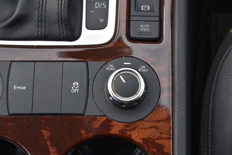 2013 Volkswagen Touareg 3.0h TSI V6 Hybrid SUV 5dr Petrol Hybrid Tiptronic 4WD Euro 5 (s/s) (333 ...