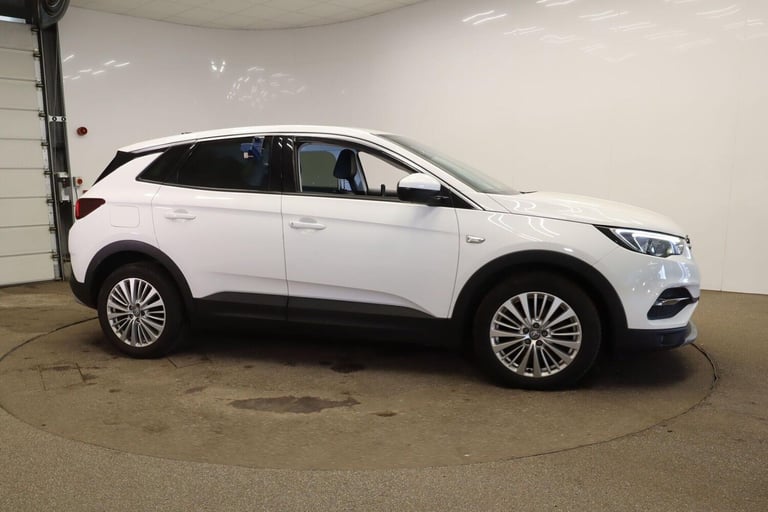 2018 Vauxhall Grandland X 1.6 Turbo D BlueInjection Sport Nav Euro 6 (s/s) 5dr HATCHBACK Diesel M...