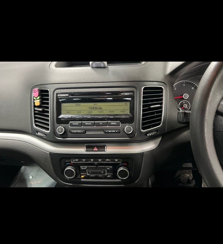 Volkswagen, SHARAN, MPV, 2011, Semi-Auto, 1968 (cc), 5 doors