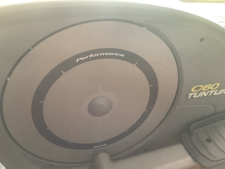 Top Quality Tunturi C60 crosstrainer - Lovely Condition 