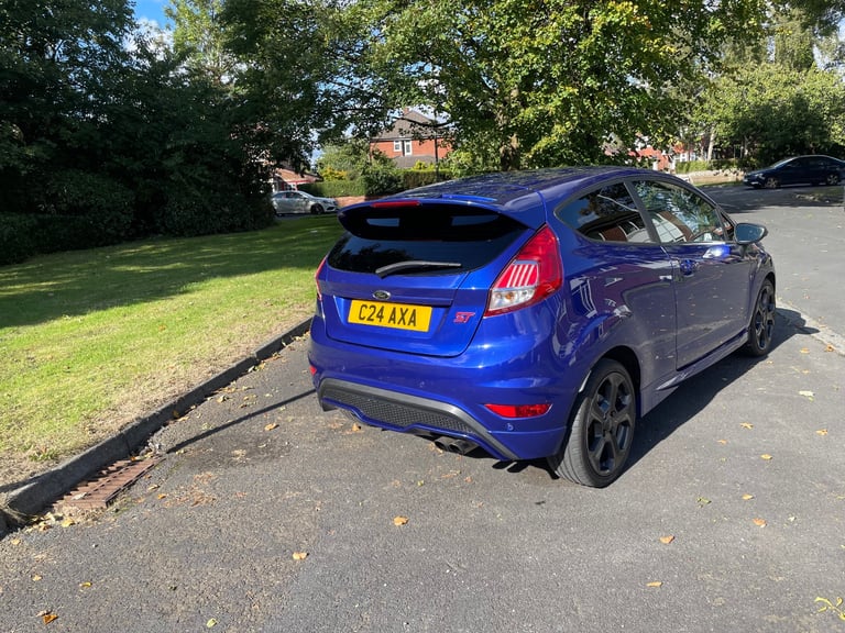 Ford, FIESTA, Hatchback, 2016, Manual, 1596 (cc), 3 doors