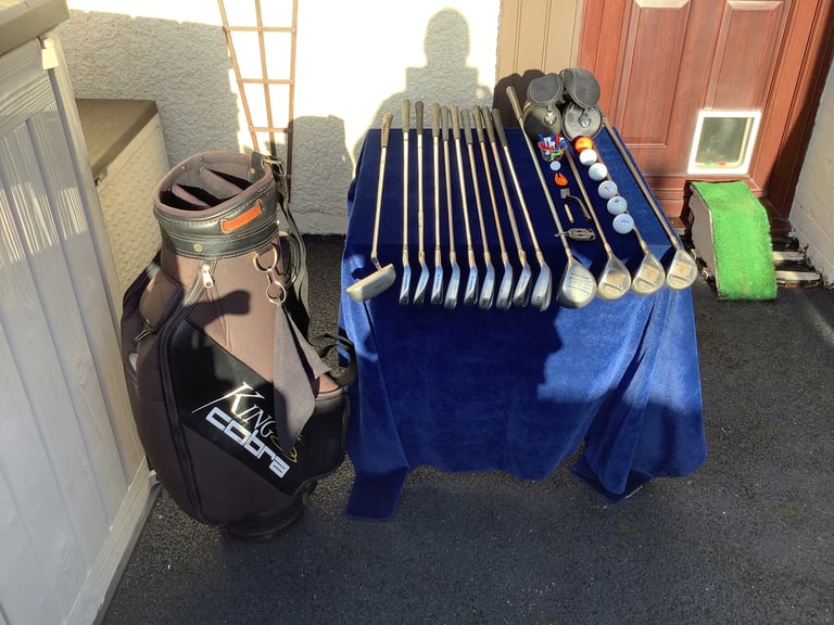 Set of Ladies King Cobra golf clubs, in a lovely King Cobra golf bag. 