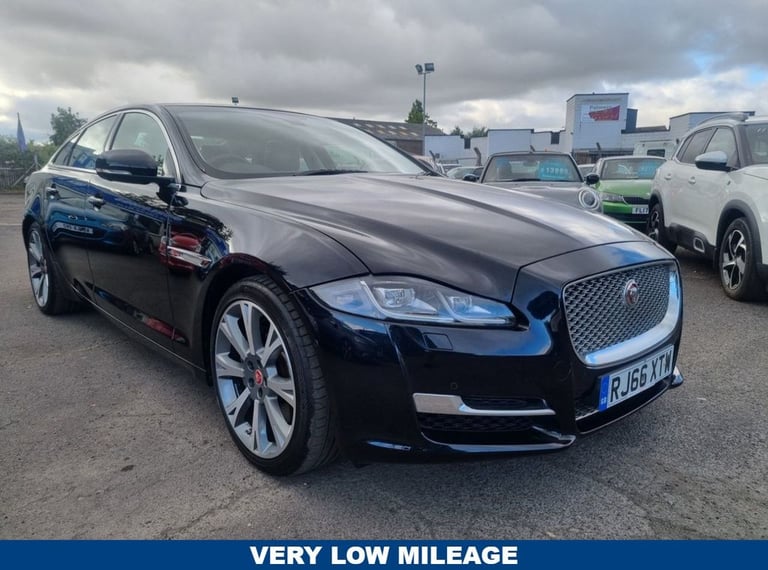 image for 2016 Jaguar XJ 3.0d V6 Premium Luxury Saloon 4dr Diesel Auto Euro 6 (s/s) (300 ps) Saloon Diesel ...