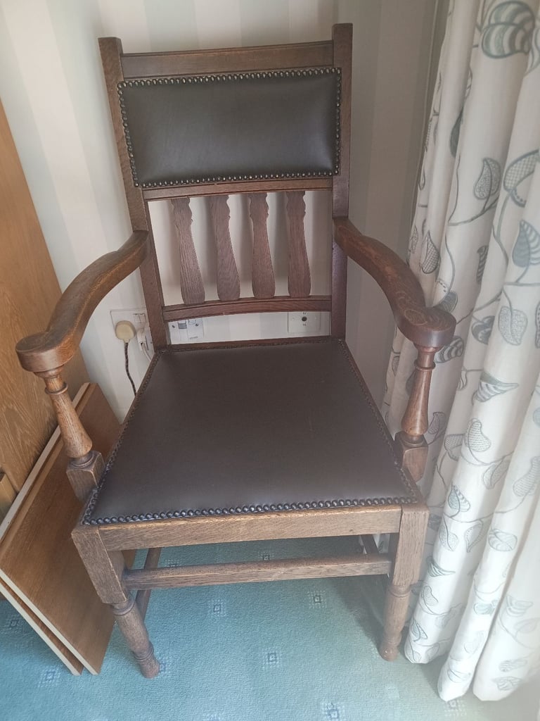 image for LOVELY ANTIQUE OAK CHAIR