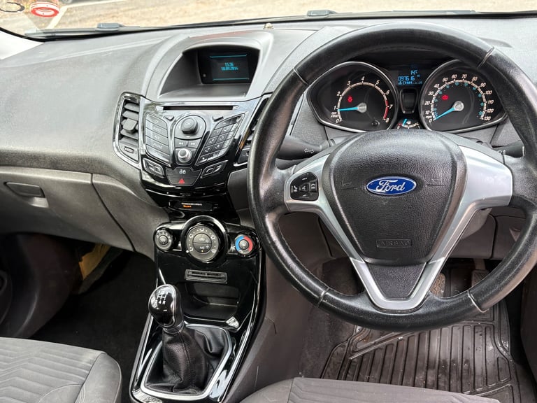 Ford, FIESTA, Hatchback, 2013, Manual, 1241 (cc), 3 doors