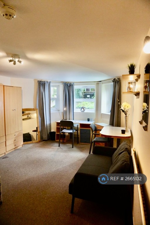 3 bedroom flat in Waverley Road, Redland, BS6 (3 bed) (#2665132)