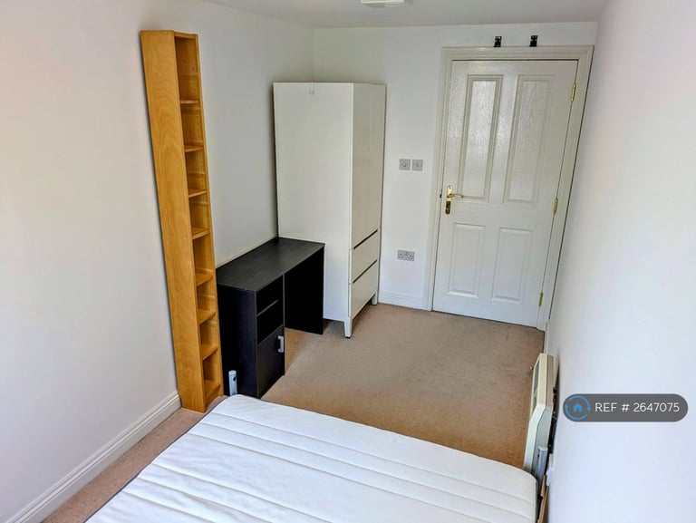 2 bedroom flat in Squires Court, Bristol, BS3 (2 bed) (#2647075)