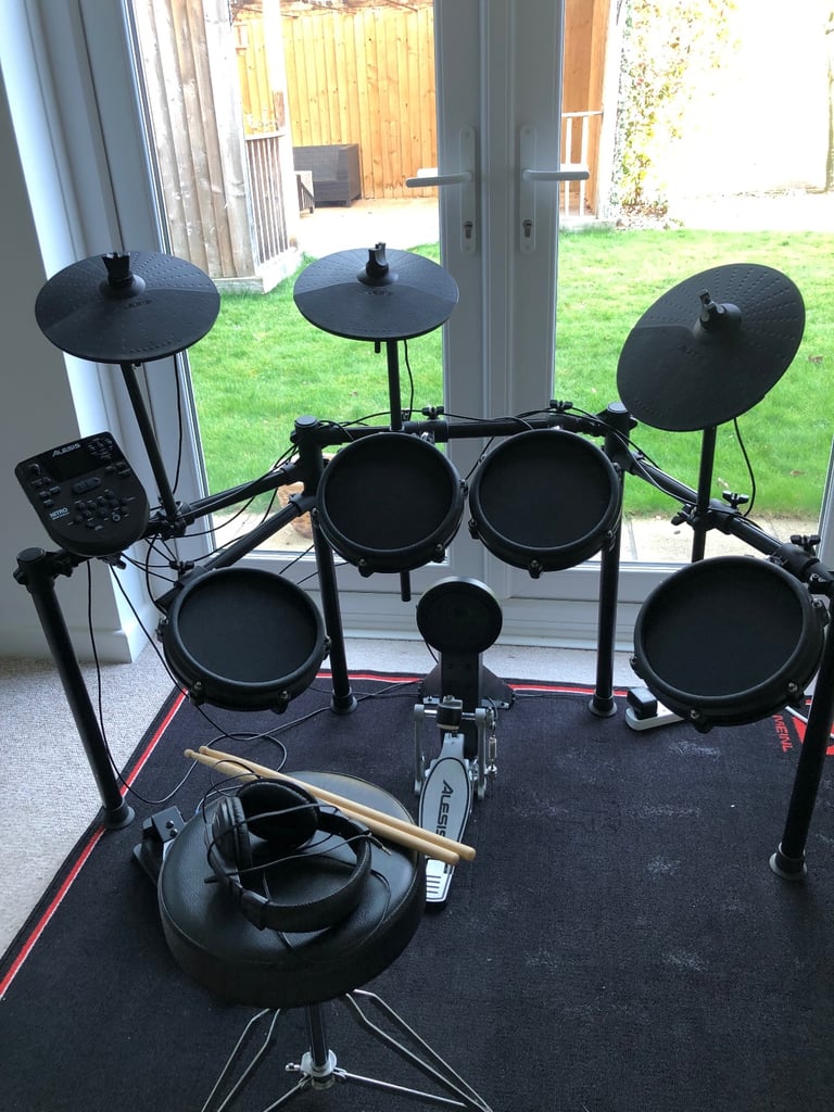 Alesis Nitro Mesh drum kit