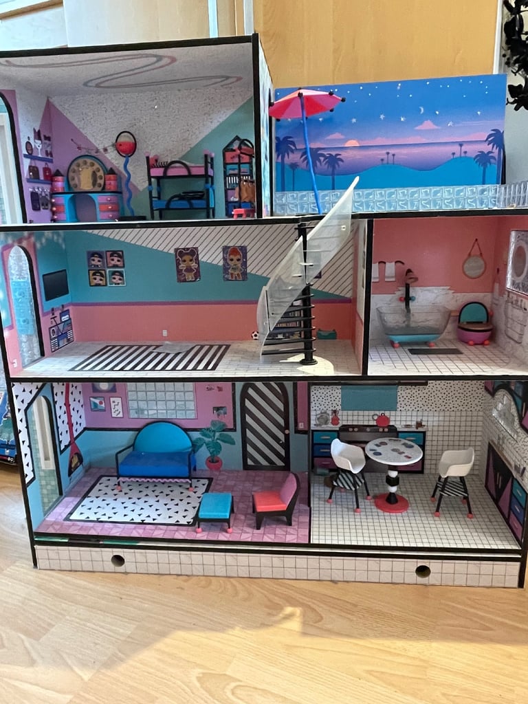 LOL dolls and doll houses