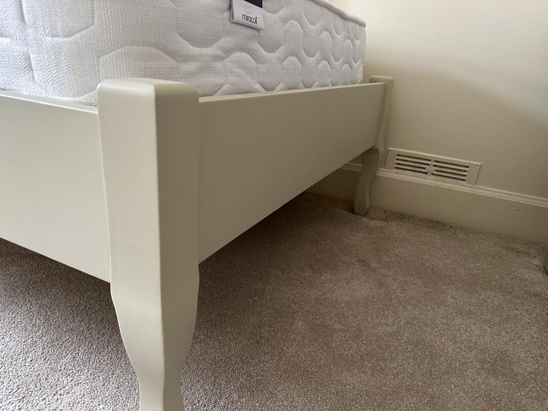 Single bed x 2 and mattresses 