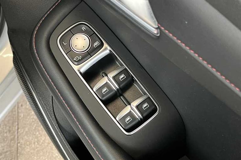 2023 MG MG HS 1.5 T-GDI PHEV SE 5dr Auto ESTATE PETROL/ELECTRIC Automatic