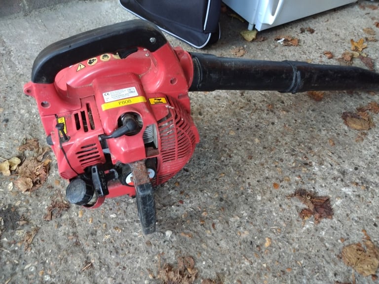 Petrol leaf blower mitox with 2 stroke engine good condition good working order 