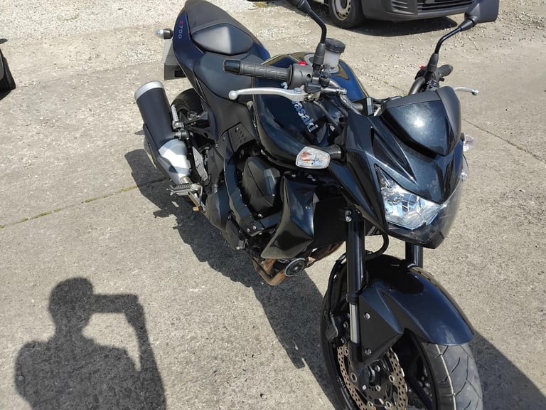 2011 11 KAWASAKI ZR 750 LAF ZR750 Z750 BLACK NAKED Z750R 2k MILES YES 2k 
