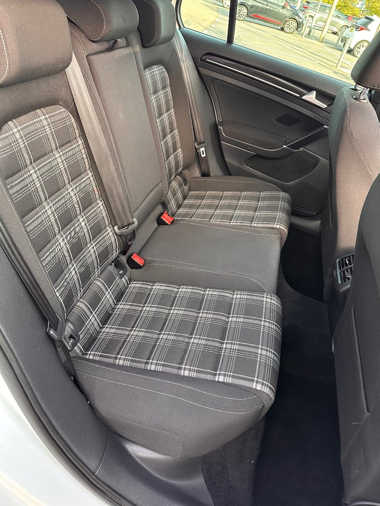 Volkswagen, GOLF, Hatchback, 2016, Semi-Auto, 1968 (cc), 5 doors