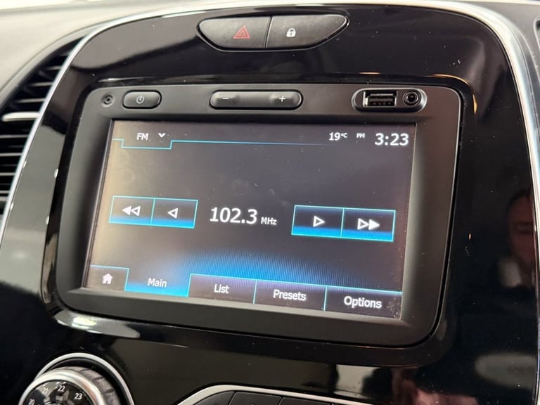 2018 Renault Captur 0.9 TCe ENERGY Iconic SUV 5dr Petrol Manual Euro 6 (s/s) (90 ps) HATCHBACK Pe...