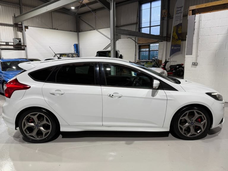 2013 Ford Focus 2.0T EcoBoost ST-3 Hatchback 5dr Petrol Manual Euro 5 s/s 250 ps Top Spec  Hatchb...