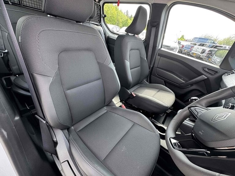  Renault Kangoo dci 95ps Advance 5 Seat Crew LWB with Sat Nav, Rev Cam, Air Con &amp; Delivery  C...