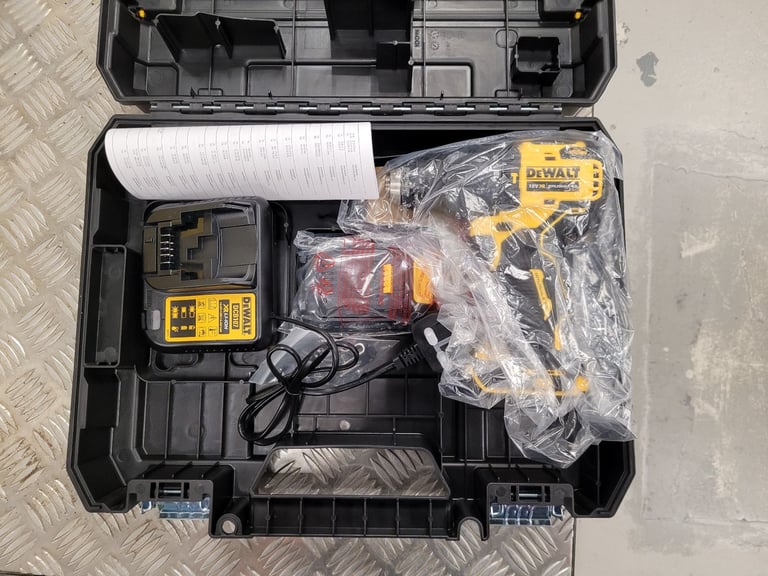 Dewalt 18v combi drill brushless 