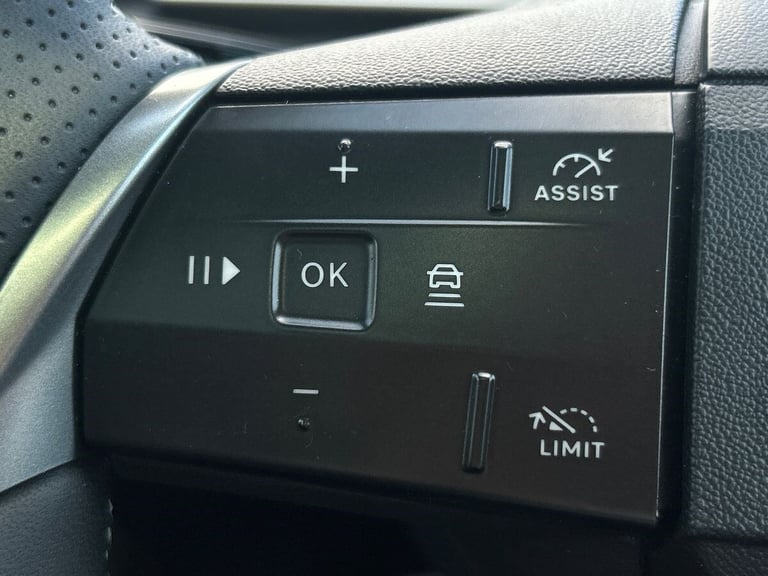  Vauxhall Grandland Electric 73kwh Ultimate Suv 5dr Electric Auto 213 Ps