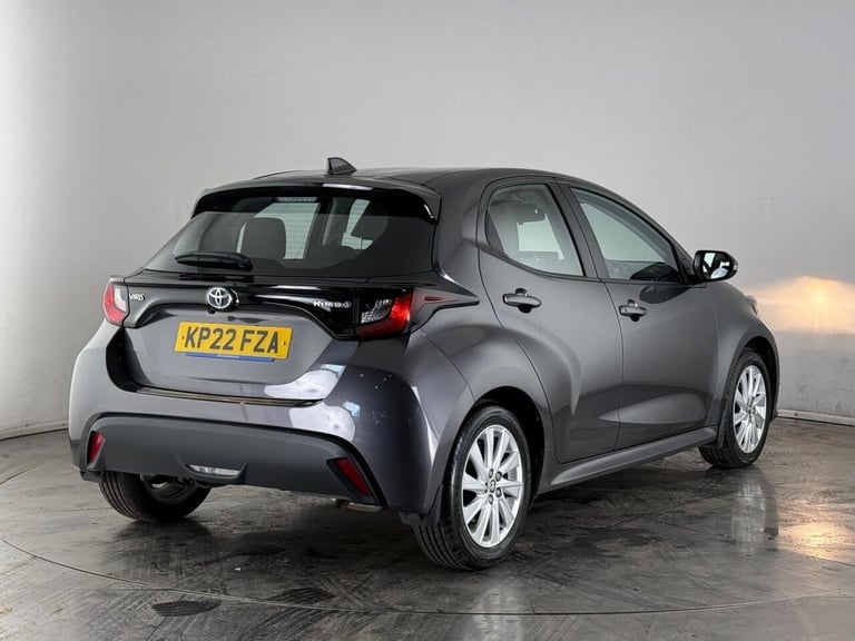 2022 Toyota Yaris 1.5 VVT-h Icon E-CVT Euro 6 (s/s) 5dr Hatchback PETROL/ELECTRIC Automatic