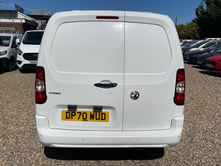 2020 Vauxhall Combo 1.5 Turbo D 2300 Sportive L2 H1 Euro 6 4dr PANEL VAN Diesel Manual