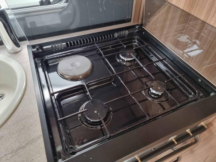 2015 Swift Challenger EVO 442 Used Caravan