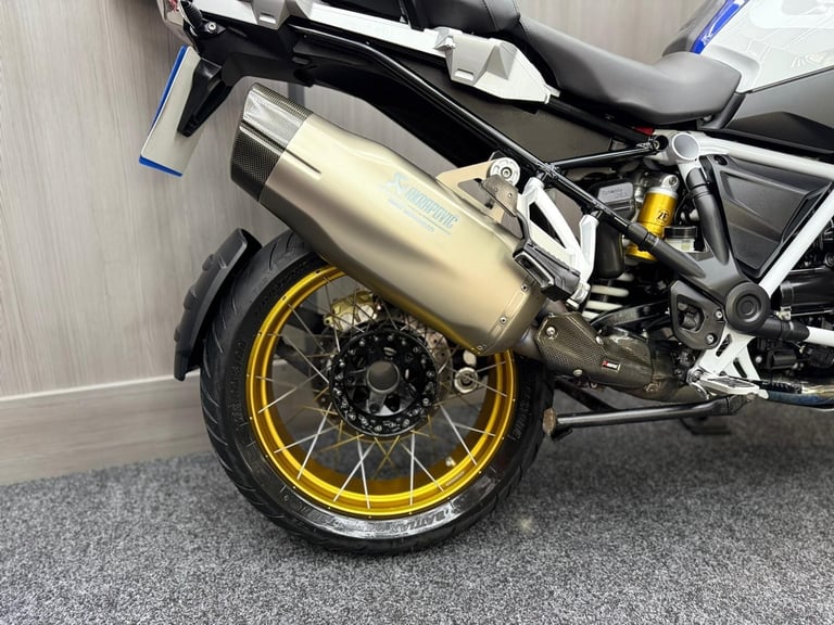 2020 20 BMW R1250GS Rallye - AKROPOVIC - Recent Service @ BMW Main Dealers