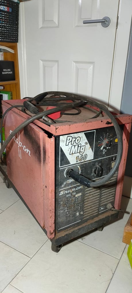 Snap on mig welder and extra new tools
