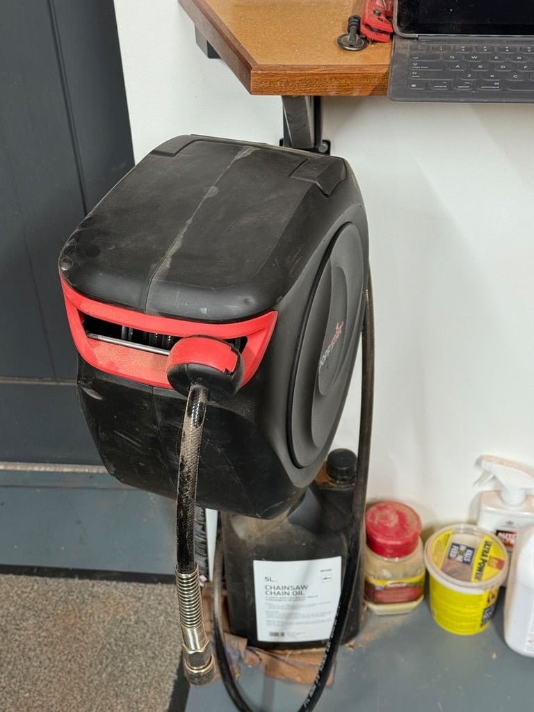 DeWalt Brad Nailer with Compressor and Hose