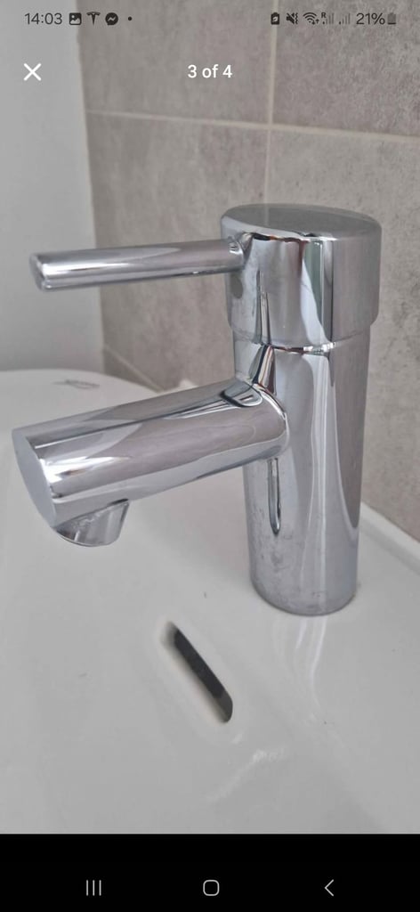 2x Sink good condition with tap and pipes