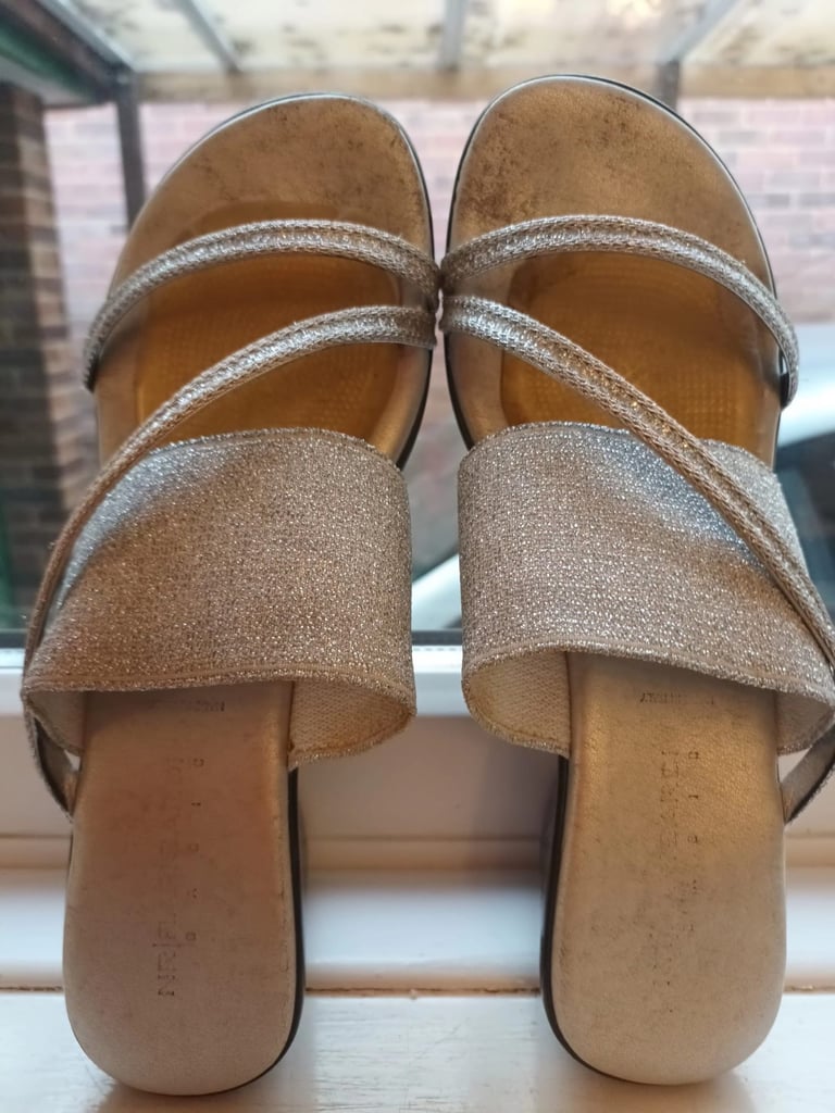 image for Women’s dancing shoes