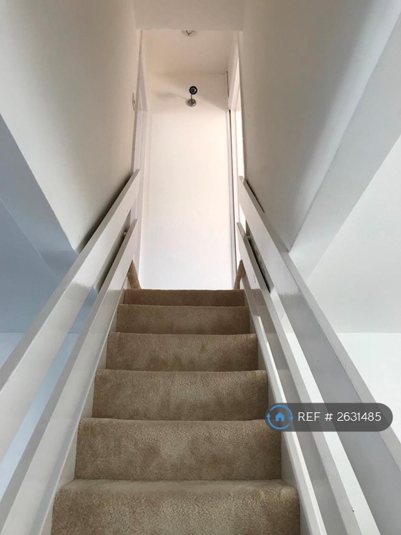 4 bedroom house in Chapel Road, Hounslow, TW3 (4 bed) (#2631485)