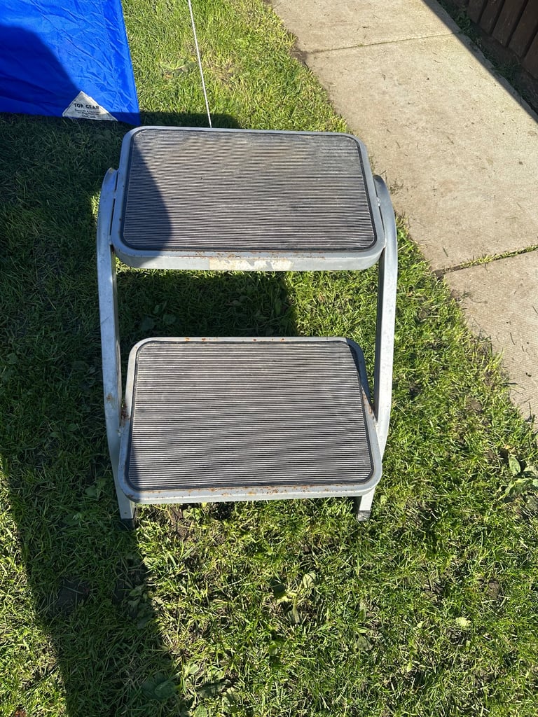 Caravan step 