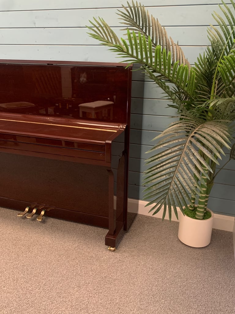 🎵🎹 QUALITY BENTLEY UPRIGHT PIANO WITH LEGS - TUNED/SERVICED/WARRANTY 🎹🎵