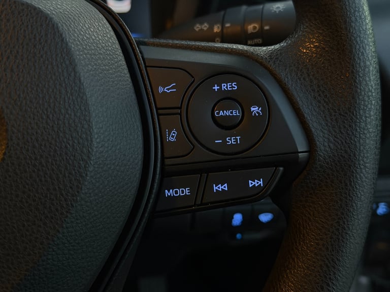 2022 Toyota Corolla TOURING ESTATE GX SILVER 1.8L PETROL HYBRID ELECTRIC AUTOMATIC 5 SEATER Estat...