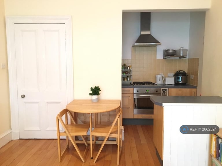 2 bedroom flat in Melrose Gardens, Glasgow, G20 (2 bed) (#2662524)