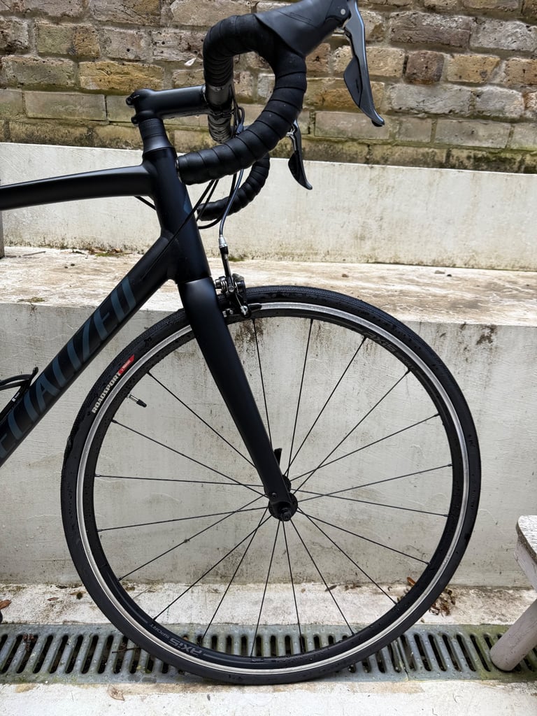 Specialized Allez E5 in Black/Cast Battleship/Carbon size 56cm + accessories 