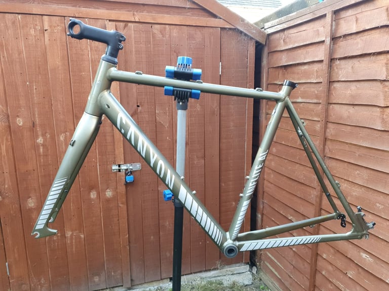 Canyon Inflite Al 9.0 S frameset (large) + spares and accessories